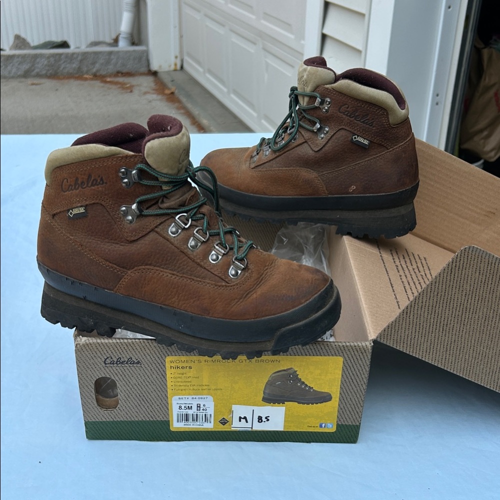 Cabela's Women's Tan and Black Hiking Boots